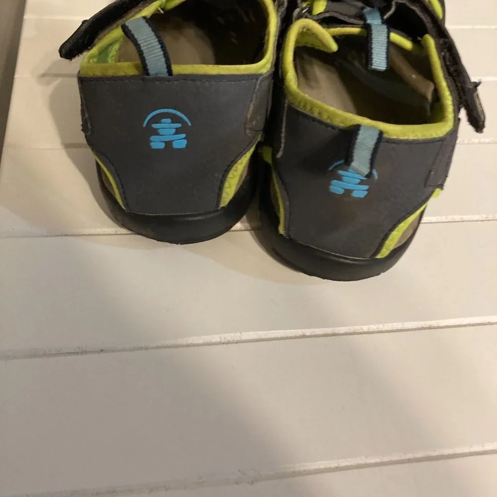 KAMIK Crab Boy's Closed Toe Sandals Water Shoes Blue Green Hook And Loop